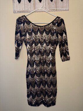 Windsor Women's Small Sequined Formal Black and Gold Elbow Sleeve Dress